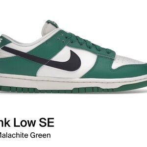 Nike Dunk Low SE Green Sneakers